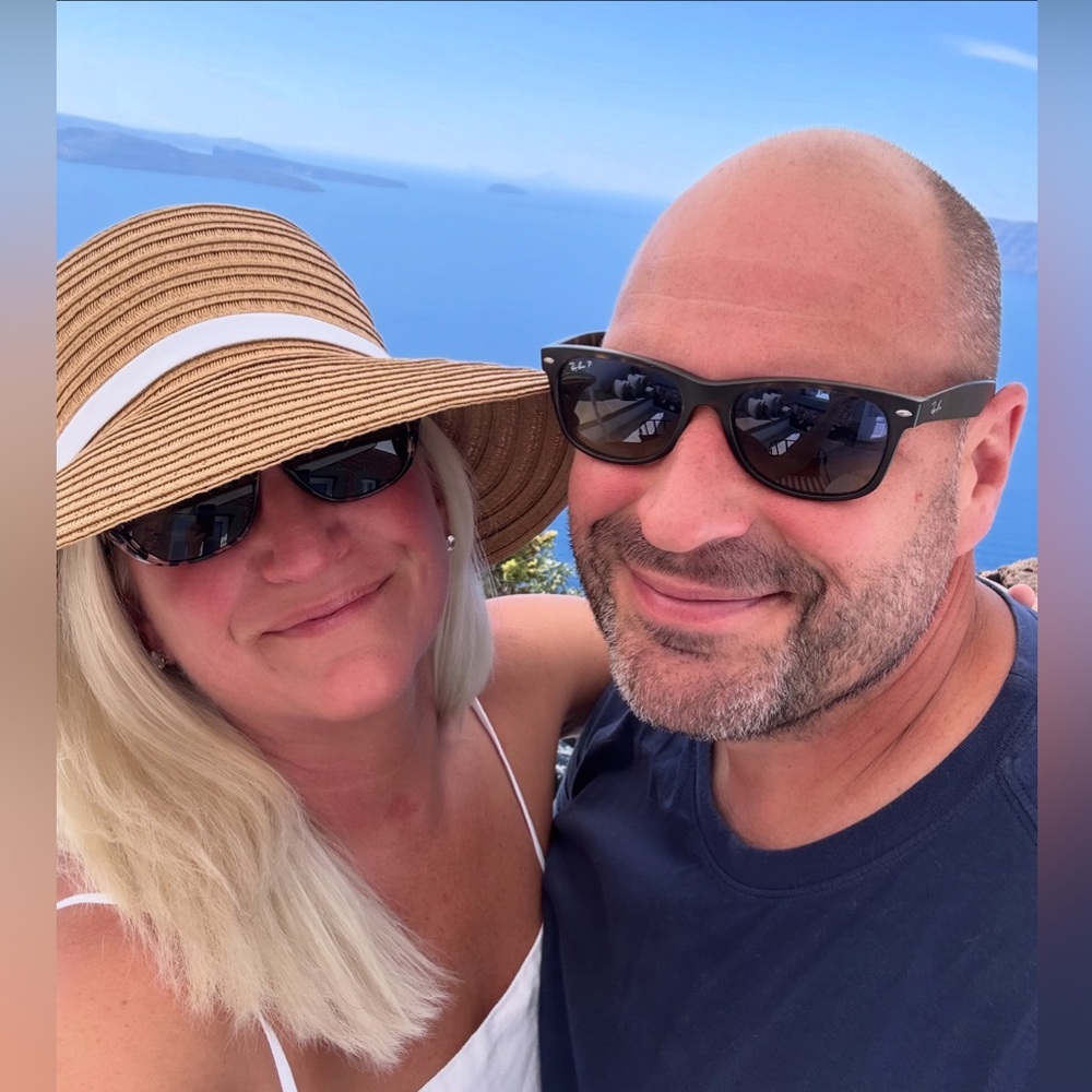 Meet your Posher, Vicki ✈️🌎